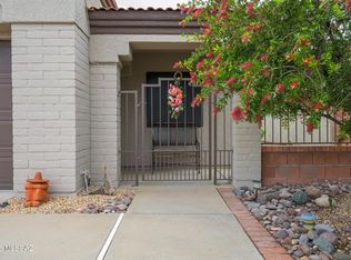 312 N Royal Bell Dr, Green Valley, AZ 85614