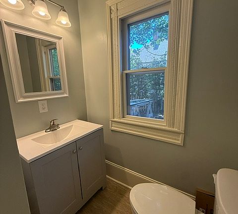 2nd image of 820 Rankin Pl #B