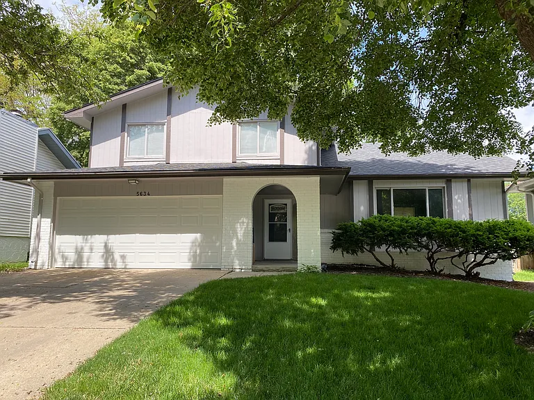 Blackwell Dr — Photo 1