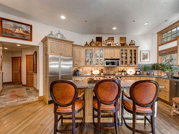 5th image of 255 Heber Ave #101
