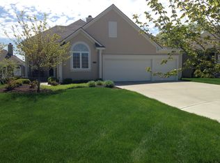 11538 S Carriage Rd, Olathe, KS 66062