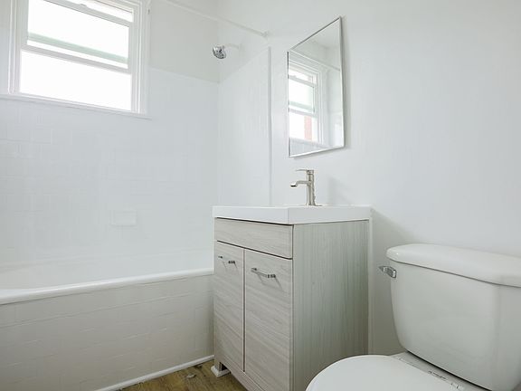 5th image of 454 S Catalina St #409