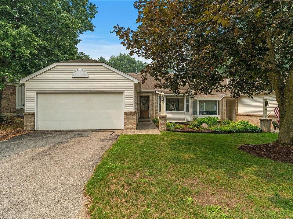 1st image of 77 Skyline Cir NW