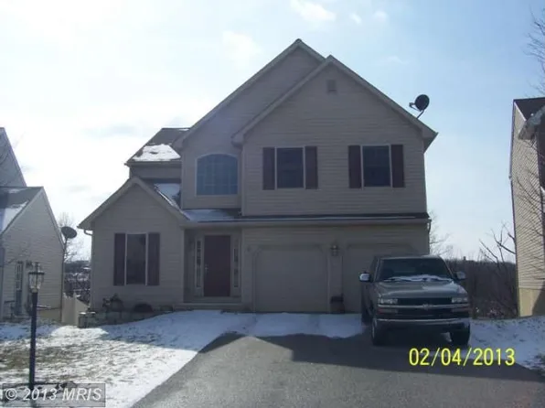 365 Thomas Armor Dr, Windsor, PA 17366