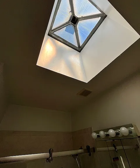 SKYLIGHT IN MAIN BATH-1924 DETAILS