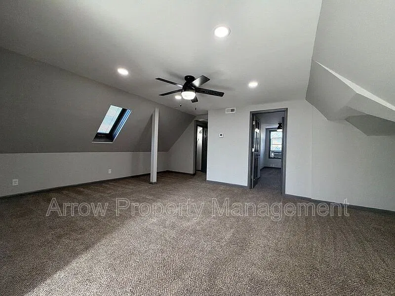 2 bed, 1.0 bath, 728 sqft, $950 — Photo 4