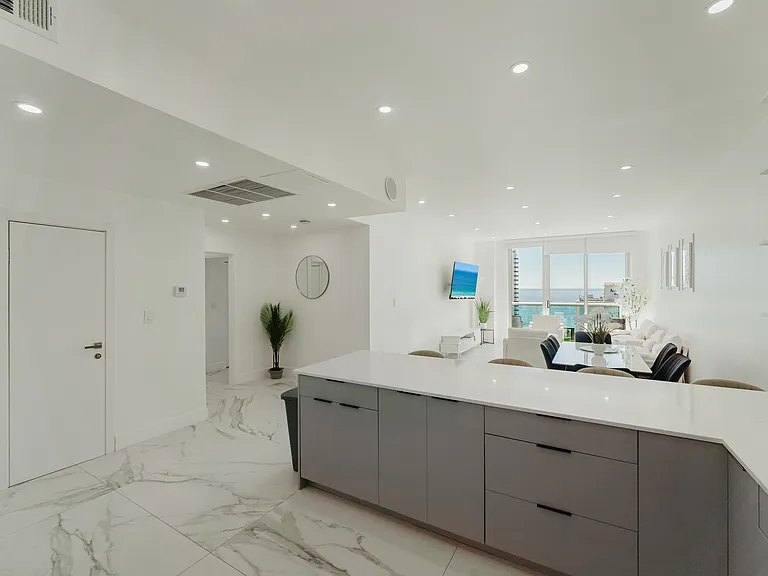 19370 Collins Ave #C — Photo 29