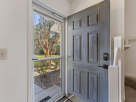 4th image of 453 Seabert Rd. #453