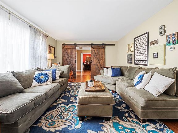 4th image of 4600 Oxford Pl