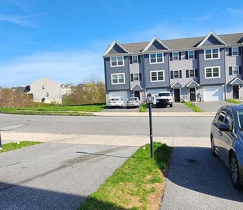 3rd image of 740 Kentwell Dr