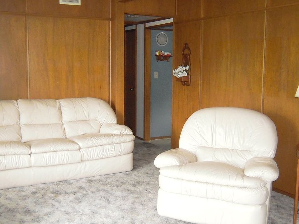Large, bright living room!