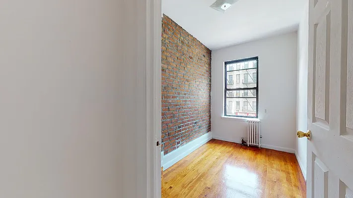 Rented by Bond New York | media 23