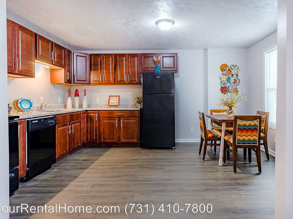 1st image of 610 E College St APT A12
