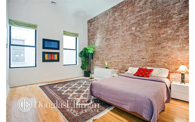 Sold by Douglas Elliman | media 22