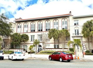 701 Mirror Lake Dr N APT 121, Saint Petersburg, FL 33701