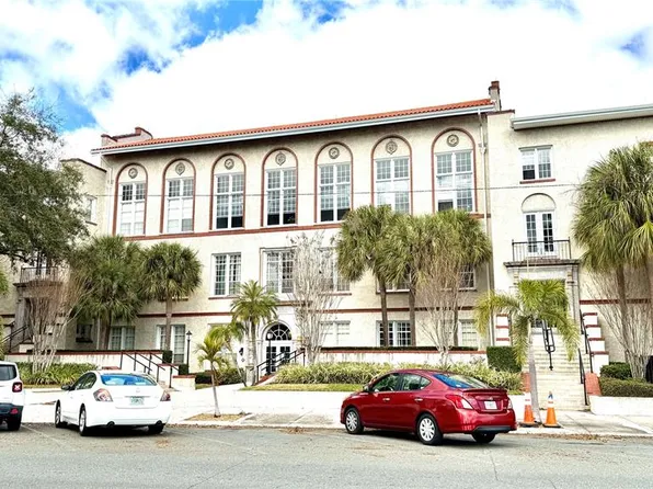 701 Mirror Lake Dr N APT 121, Saint Petersburg, FL 33701