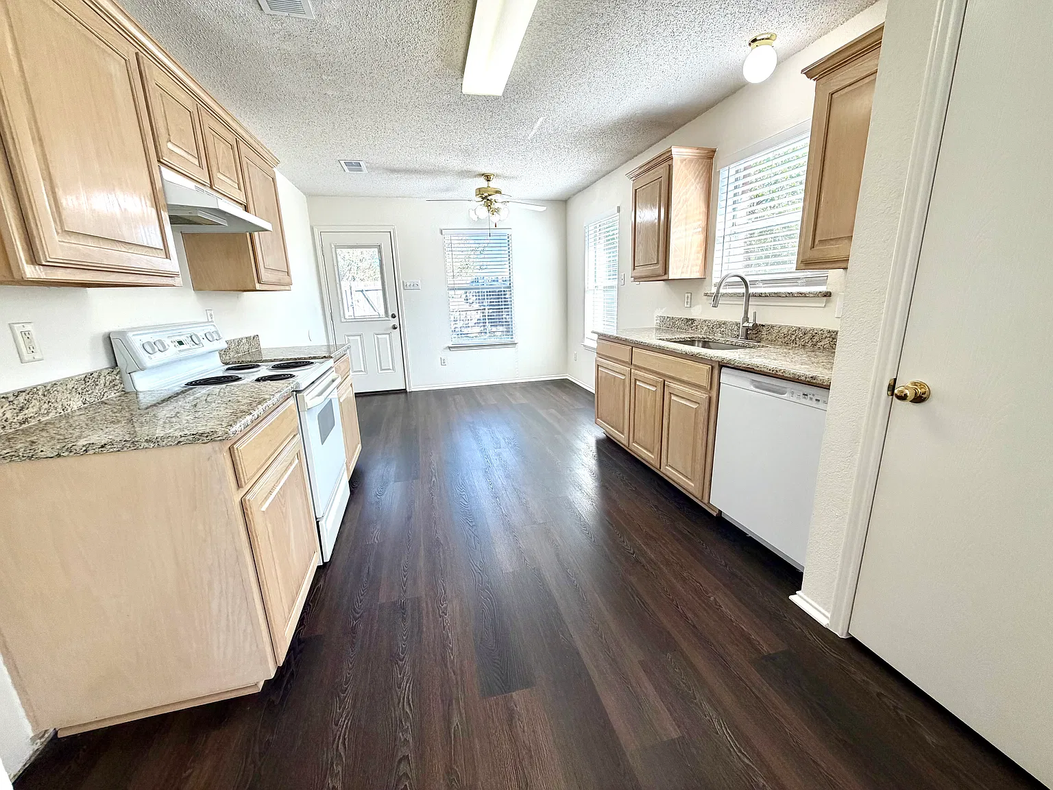 4 bed, 1775 sqft, $2,125 — Photo 3