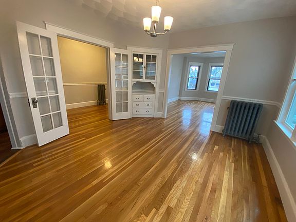 4th image of 469 Ashmont St #1