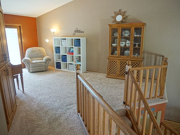 5th image of 2751 River Hills Dr S