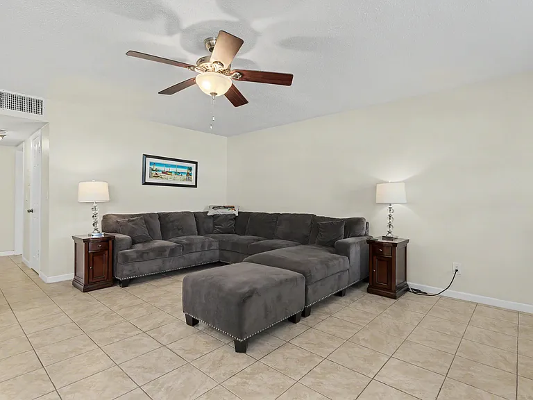 2455 NE 51st St #E-207 — Photo 28