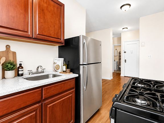 4th image of 129 Avenue C APT 3B