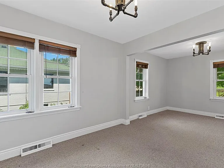 76 Texas Rd — Photo 13