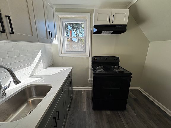 2nd image of 488 Norwood St Floor 3