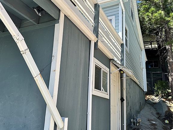 5th image of 1223 Bear Springs Rd