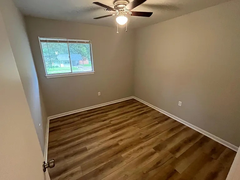 2602 Maple Dr — Photo 4