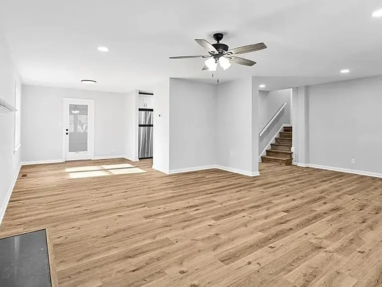2101 Mimosa Dr — Photo 2