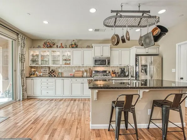 3470 Buckingham Ave, Clovis, CA 93619