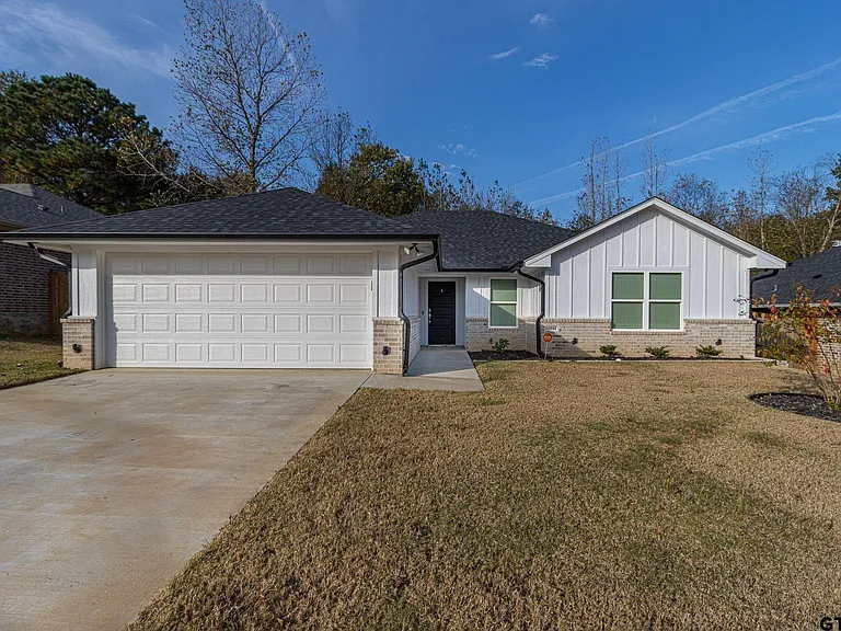 19842 N Meadow West Ln — Photo 1