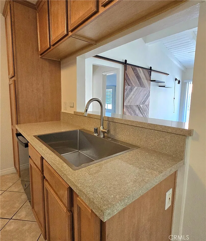 2 bed, 984 sqft, $2,800 — Photo 3