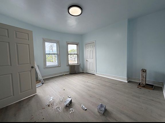 4th image of 3886-3888 Washington St #2