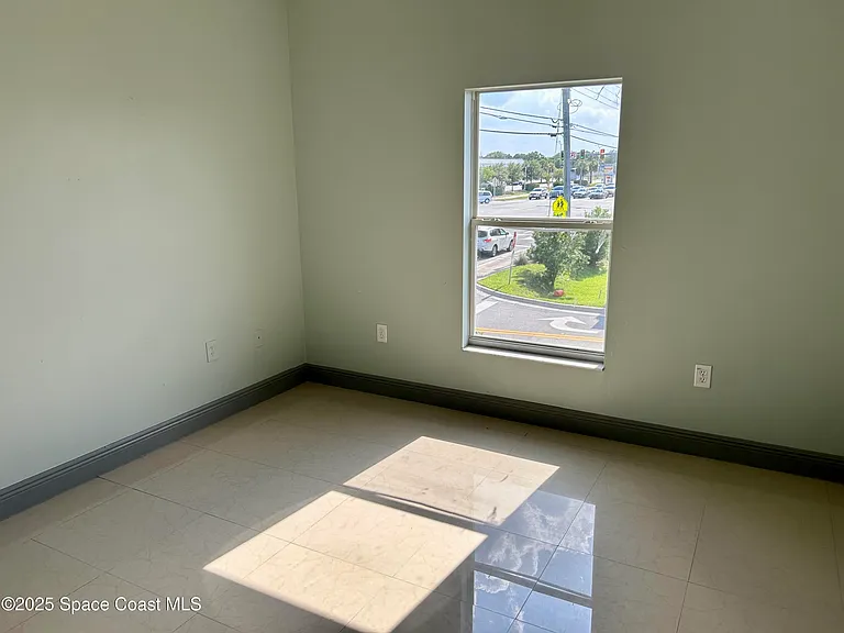910 Twisting Branch Ct — Photo 16