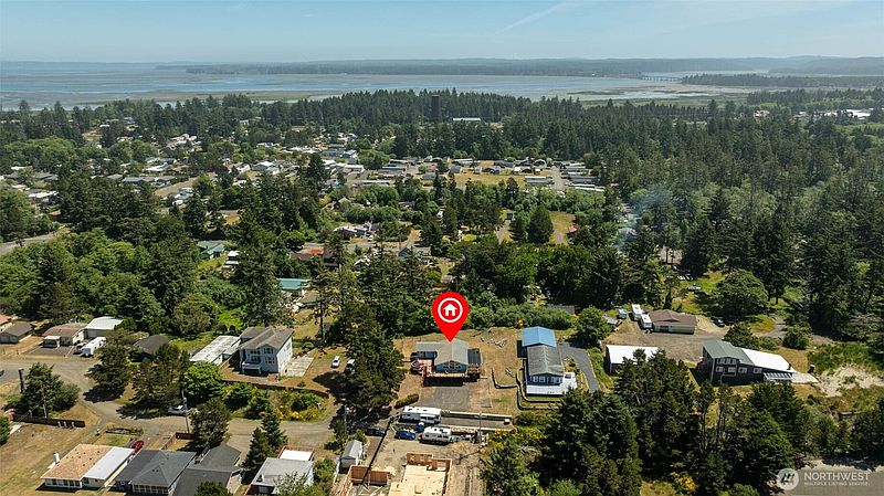 2nd image of 1856 Hoquiam Lane S