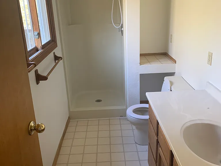 2321 N Glenisle Ave #A — Photo 10