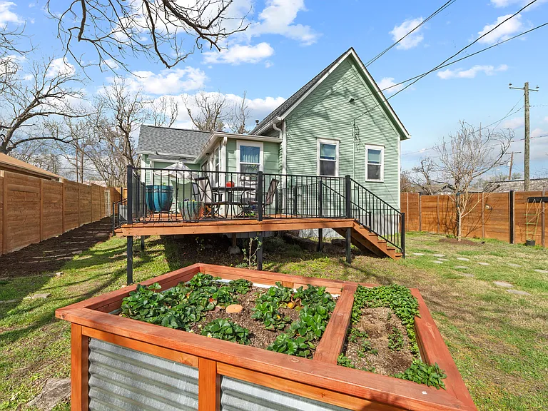 1120 Vance St #1 — Photo 10