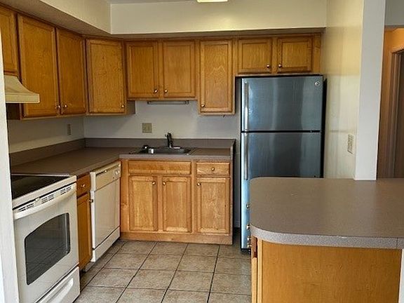 2nd image of 220 Fox St APT A-01