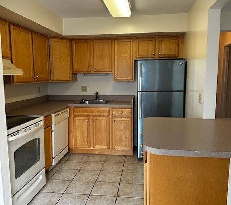 1st image of 220 Fox St APT D22