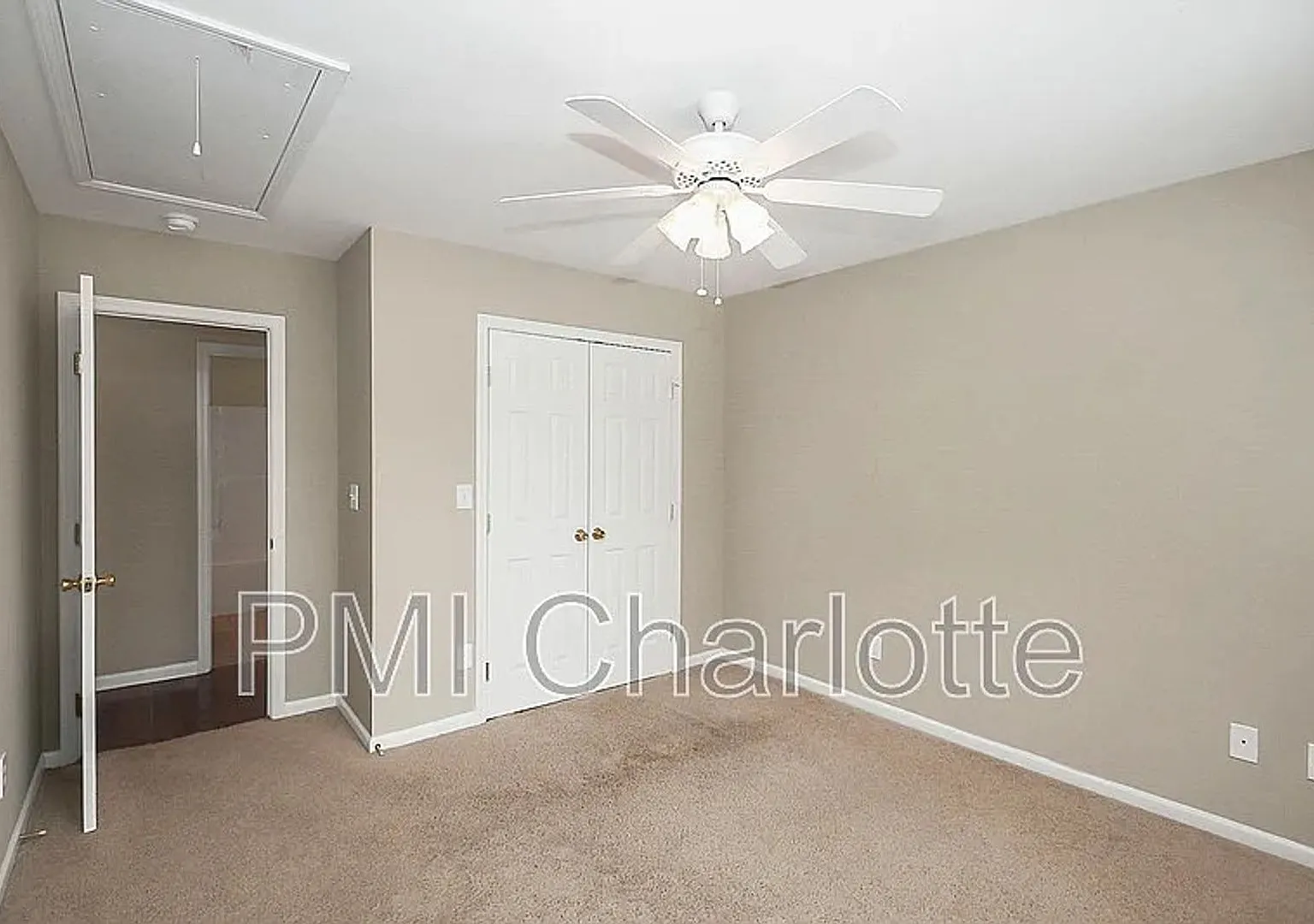 Room in 3 Bedroom Home at S Ridge Ave — Photo 4