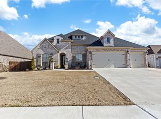 5609 S 58th St, Rogers, AR 72758