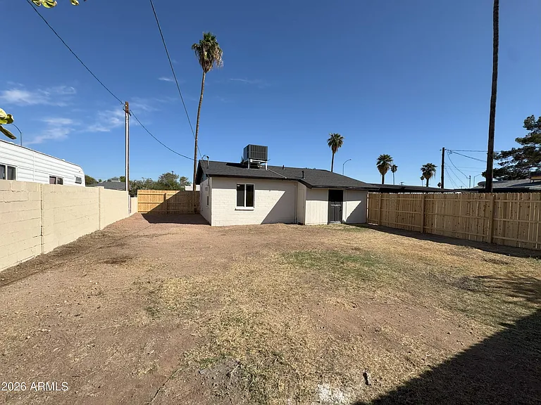 546 S Hobson #A — Photo 9