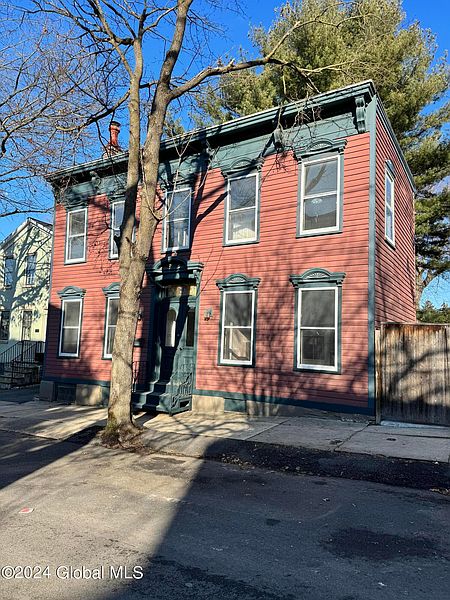 4th image of 106 N Ferry Street