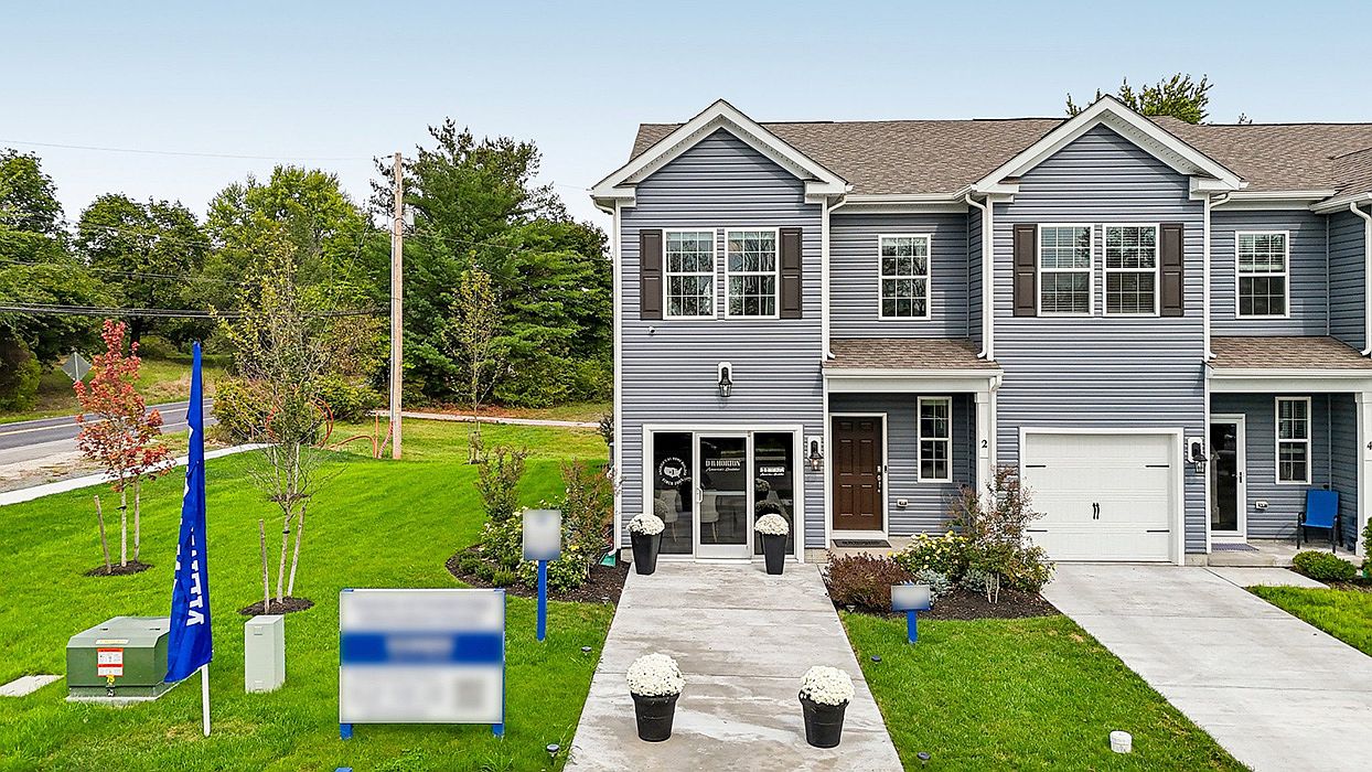 The Townes at Cambridge by D.R. Horton in Gettysburg PA | Zillow