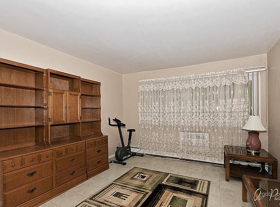 4th image of 1312 Melrose Ave APT 103