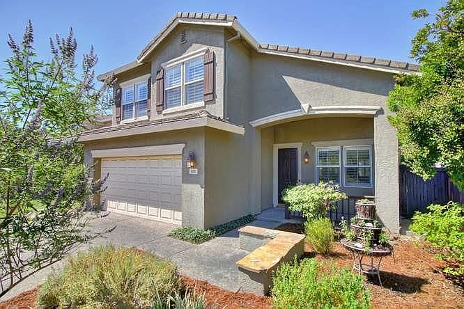 1st image of 625 Tamarindo Way