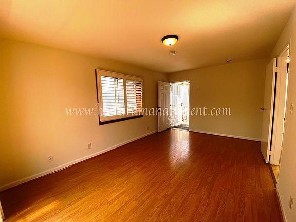 5th image of 722 Cedar St APT 5