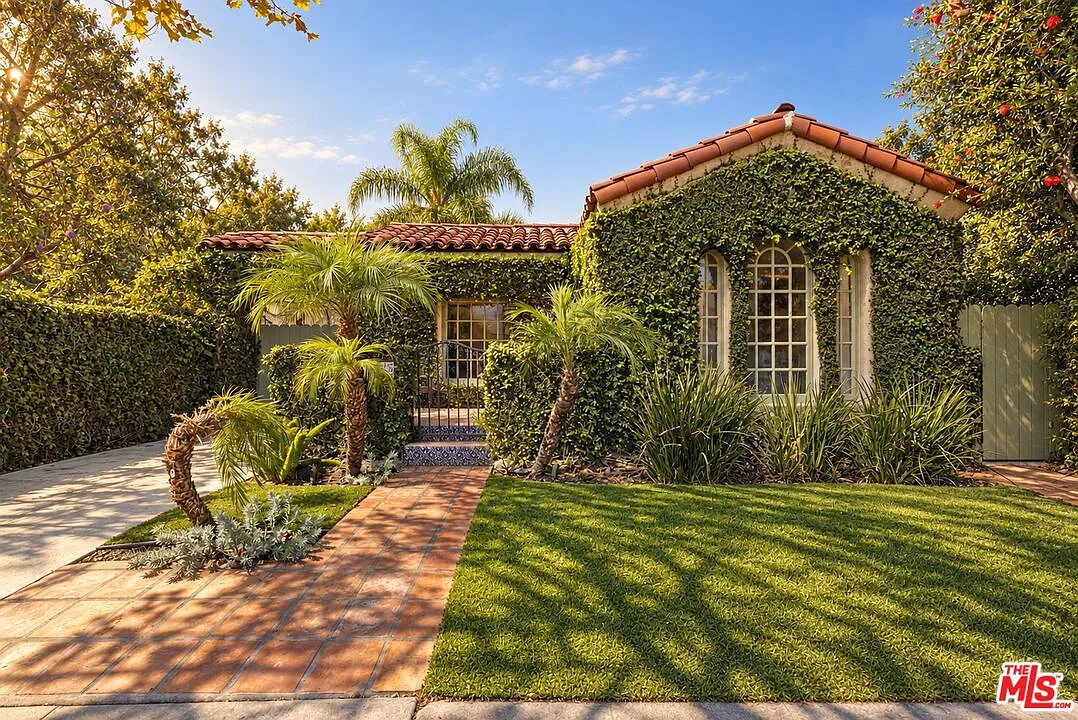 3 bed, 2.5 bath, $11,000 — Photo 1
