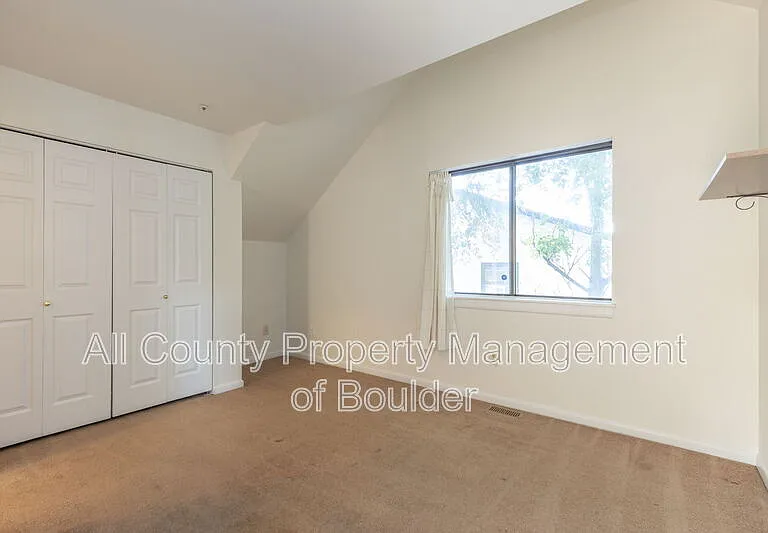 2317 Walnut St — Photo 20